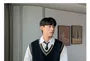 V-Neck Contrast Trim Cable Knit Sweater Vest